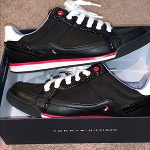 Tommy Hilfiger women’s sneaker Brand New!